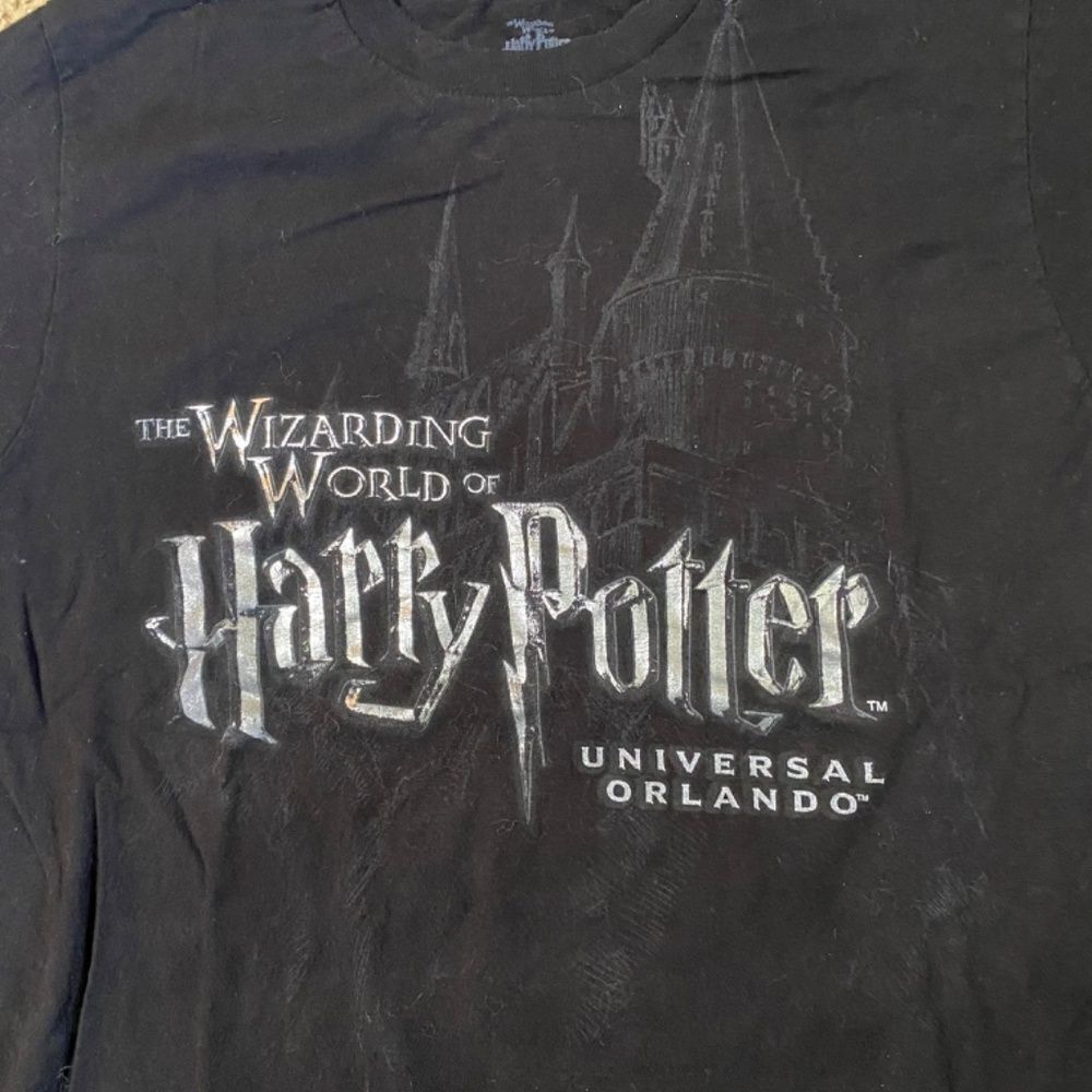Wizarding World of Harry Potter black Tshirt - Picture 3 of 4